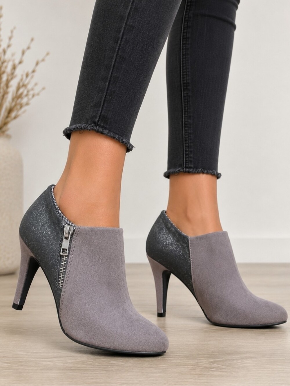 Dexflex Comfort NEW Harper Y2K Office Siren Revival Two Tone Comfort Bootie 8M
